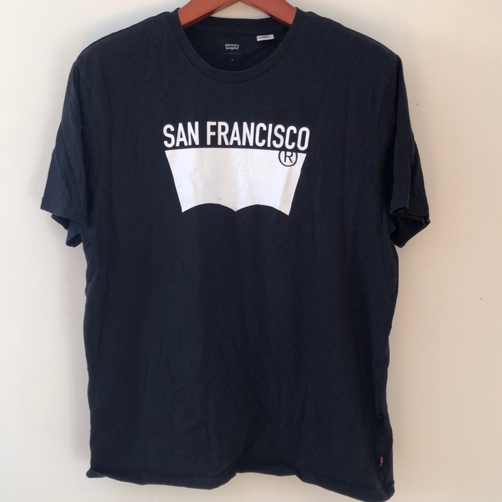 Rare Levi’s perfect fit city tee- San Francisco